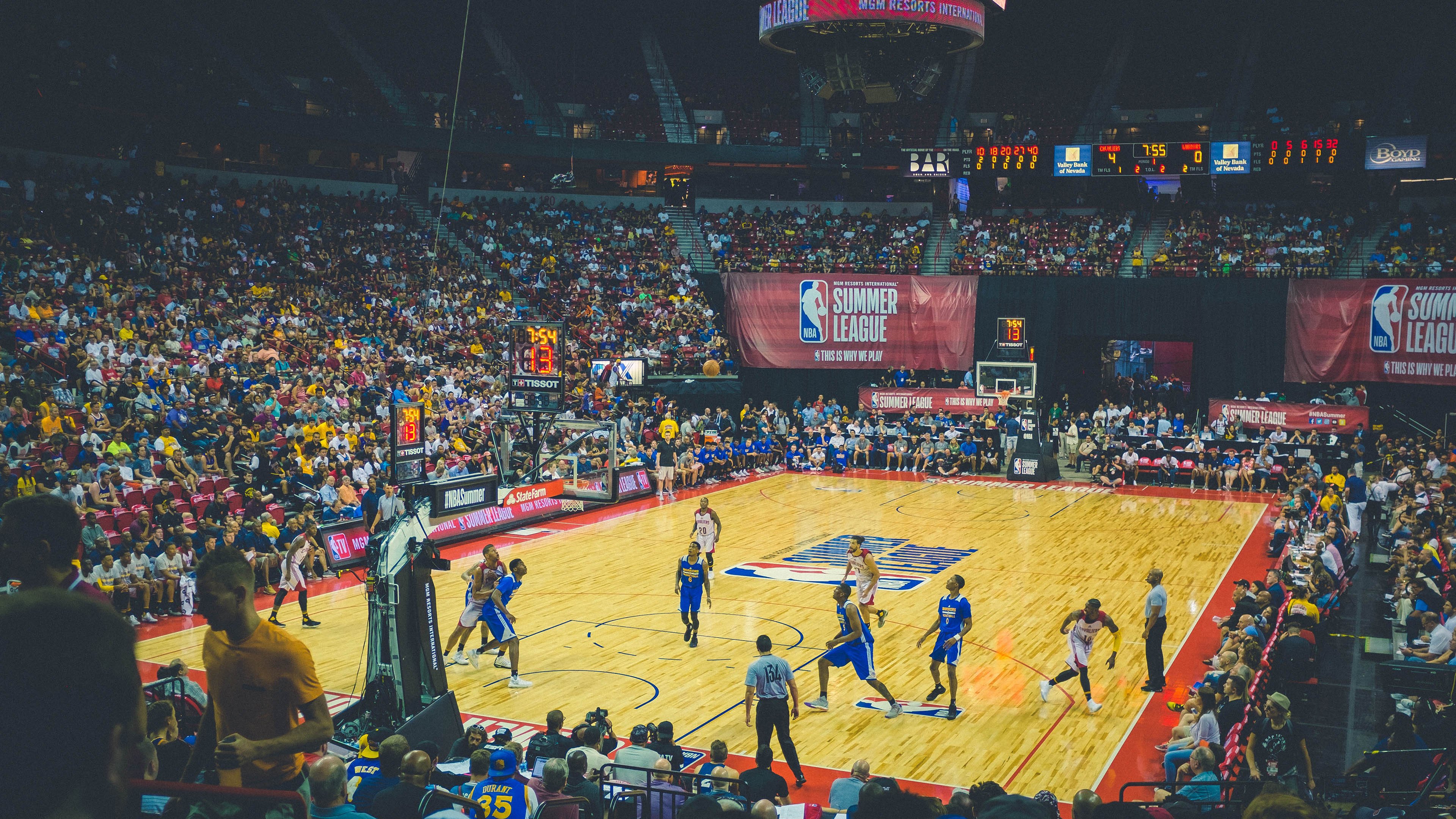 世界杯场外花絮 失恋球迷赛场求婚上演反转剧情