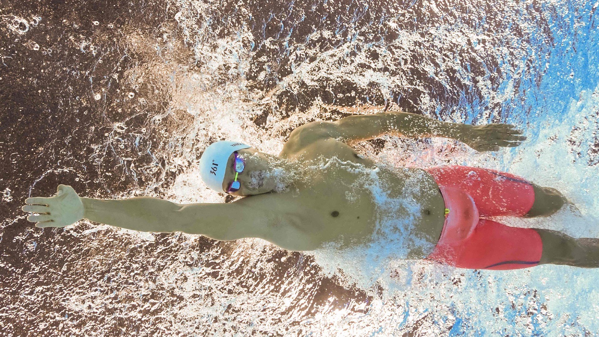 少数民族传统体育大会 抛绣球与斗牛项目重现活力